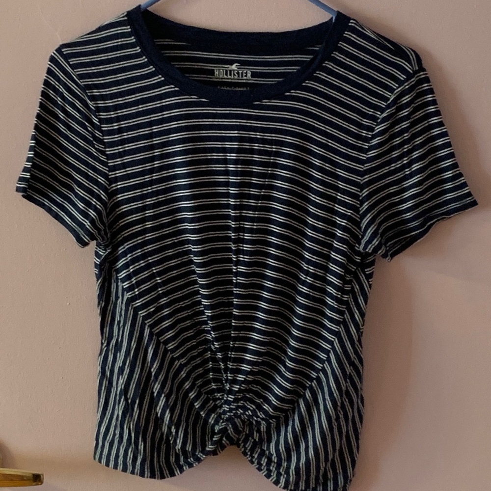 Hollister navy striped knot front tee. Size M